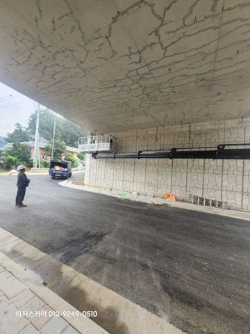 스카이차 터널 크랙보수 면갈이 작업 사진